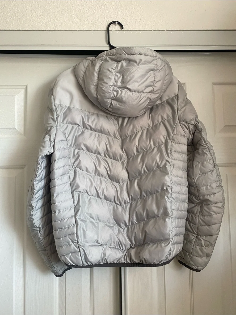 💚 Men’s Spyder Light Gray Puffer Jacket with Lime Green Lining size Small